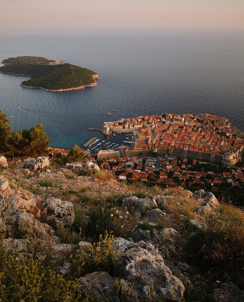 alex-dale-dj7uLdSaAck-unsplash